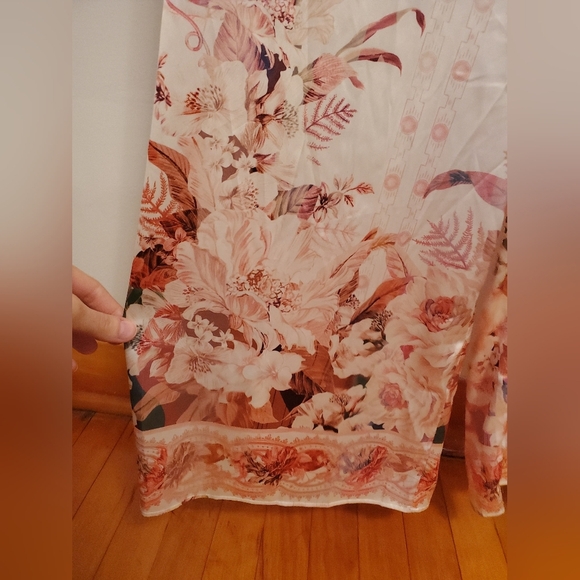 NWOT Guess floral satin jumpsuit. Faux wrap. Tie around neck. Wide leg. Size S. - Picture 14 of 16